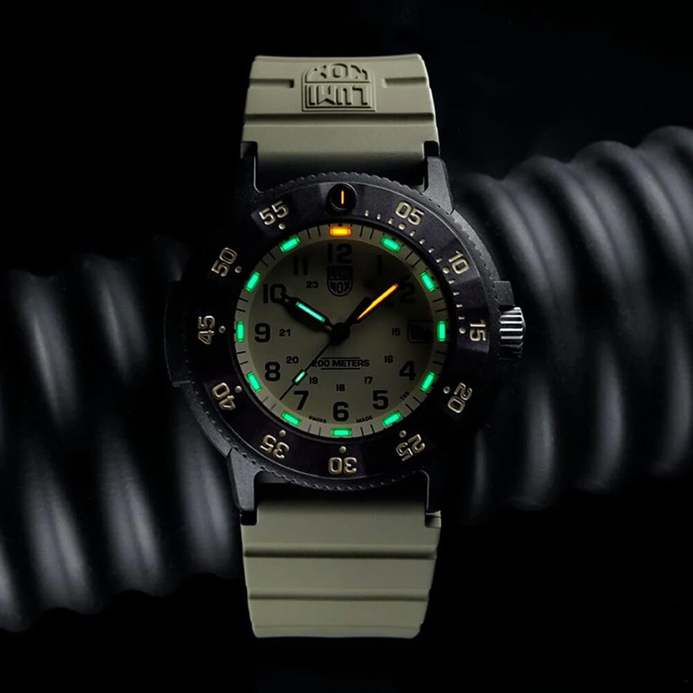 XS.3010.EVO.S ORIGINAL NAVY SEAL 3000 Serisi Erkek Kol Saati